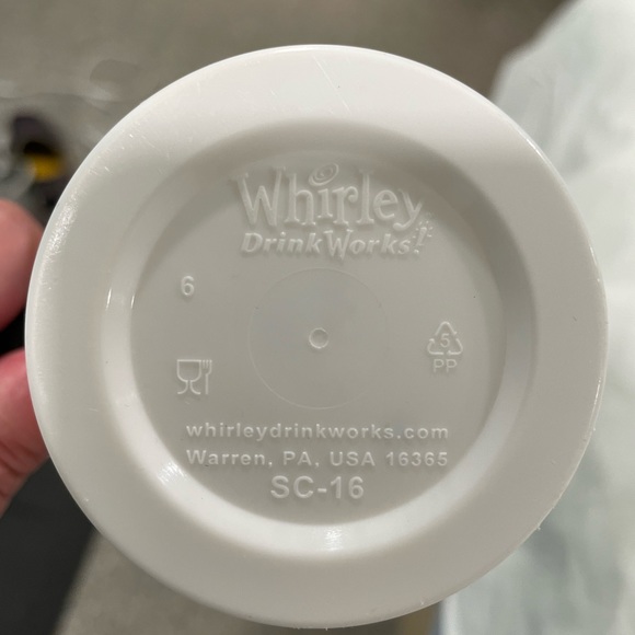 Set of 2 Walt Disney World Resort Holiday Reusable Cups - Picture 5 of 6